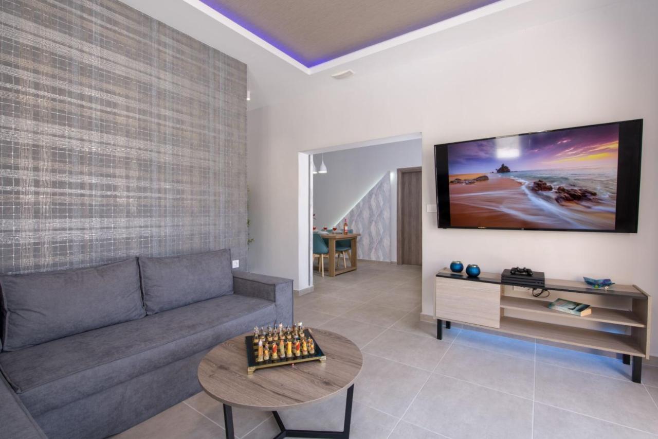 Luxury Villa Eva-Mari With Jacuzzi, 50M From The Beach Stalós Eksteriør billede